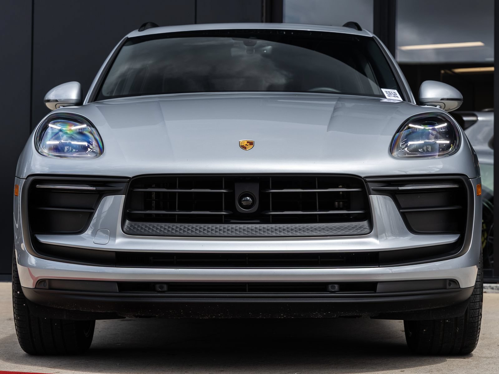 Certified 2026 Porsche Macan AWD/4WD image 8