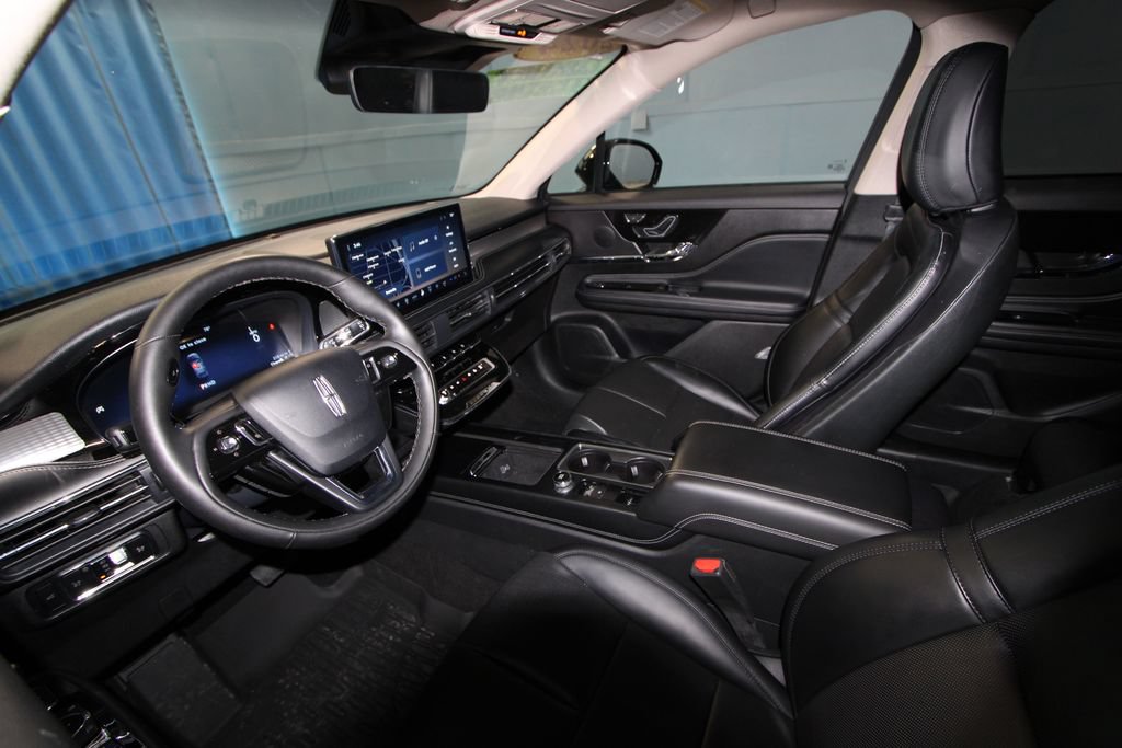 Used 2024 Lincoln Corsair AWD w/ Equipment Group 101A image 2