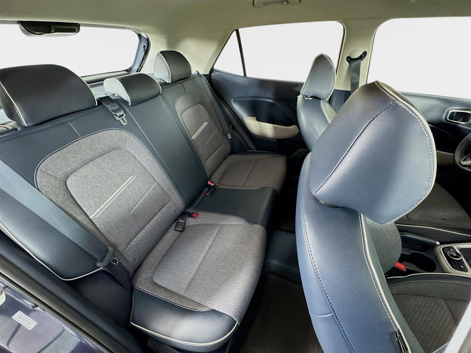 Certified 2023 Hyundai Venue Limited image 25