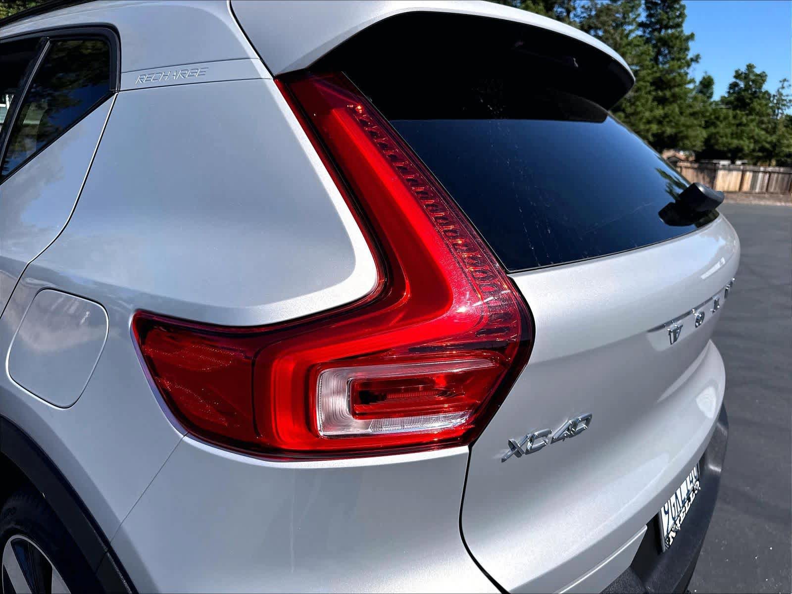 Used 2023 Volvo XC40 Recharge Ultimate AWD/4WD image 32