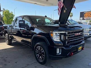 Used 2022 GMC Sierra 3500 AT4 w/ AT4 Preferred Package AWD/4WD image 3
