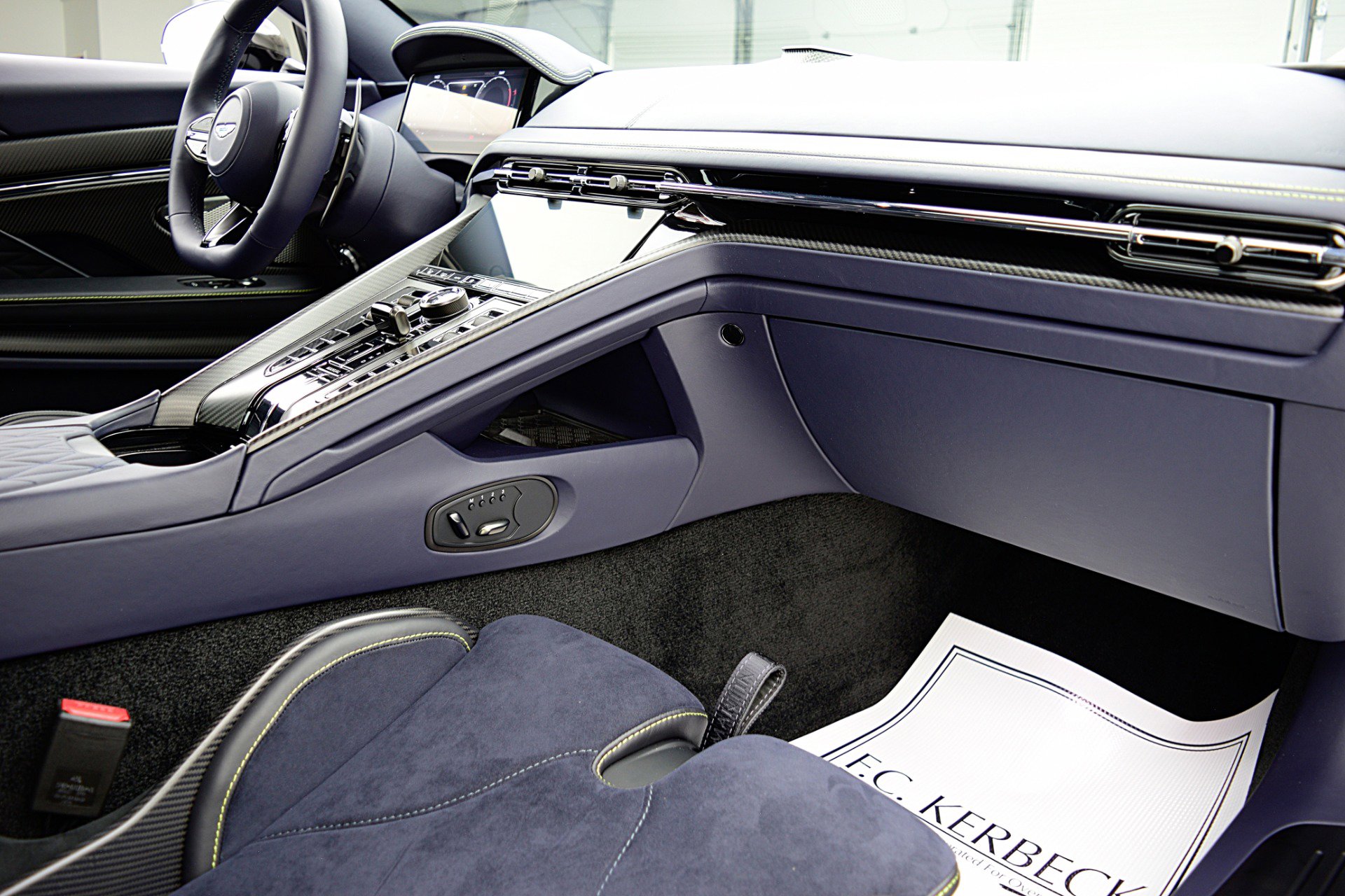 Used 2024 Aston Martin DB12 Coupe image 38