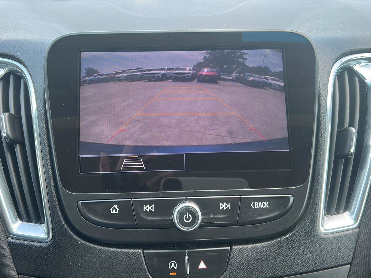Used 2021 Chevrolet Malibu LT FWD image 14