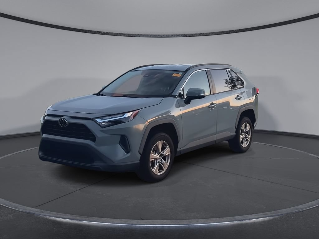 Used 2022 Toyota RAV4 XLE FWD image 4