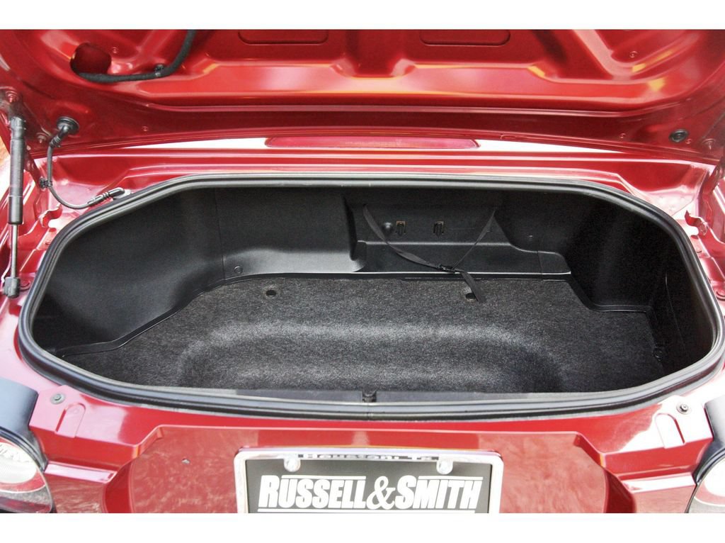 Used 2006 MAZDA MX-5 Miata RWD image 6