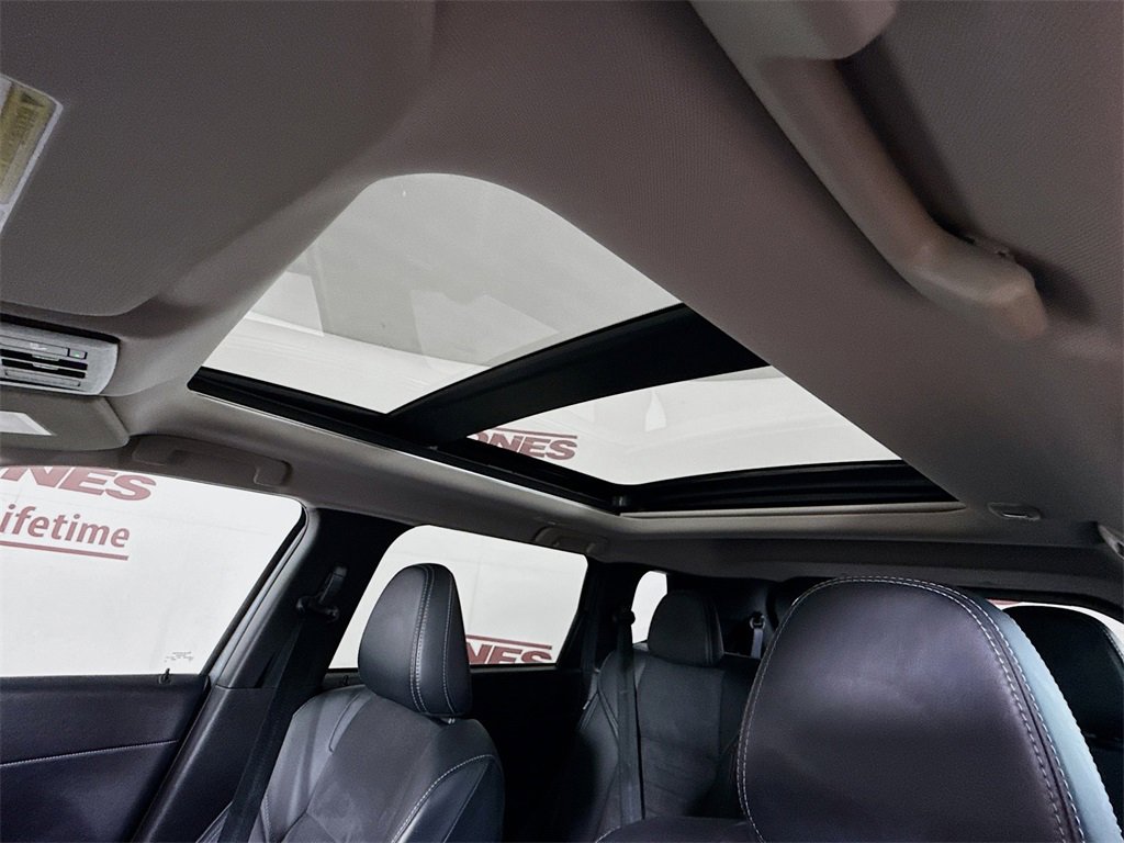 Used 2023 Mitsubishi Outlander SE image 11