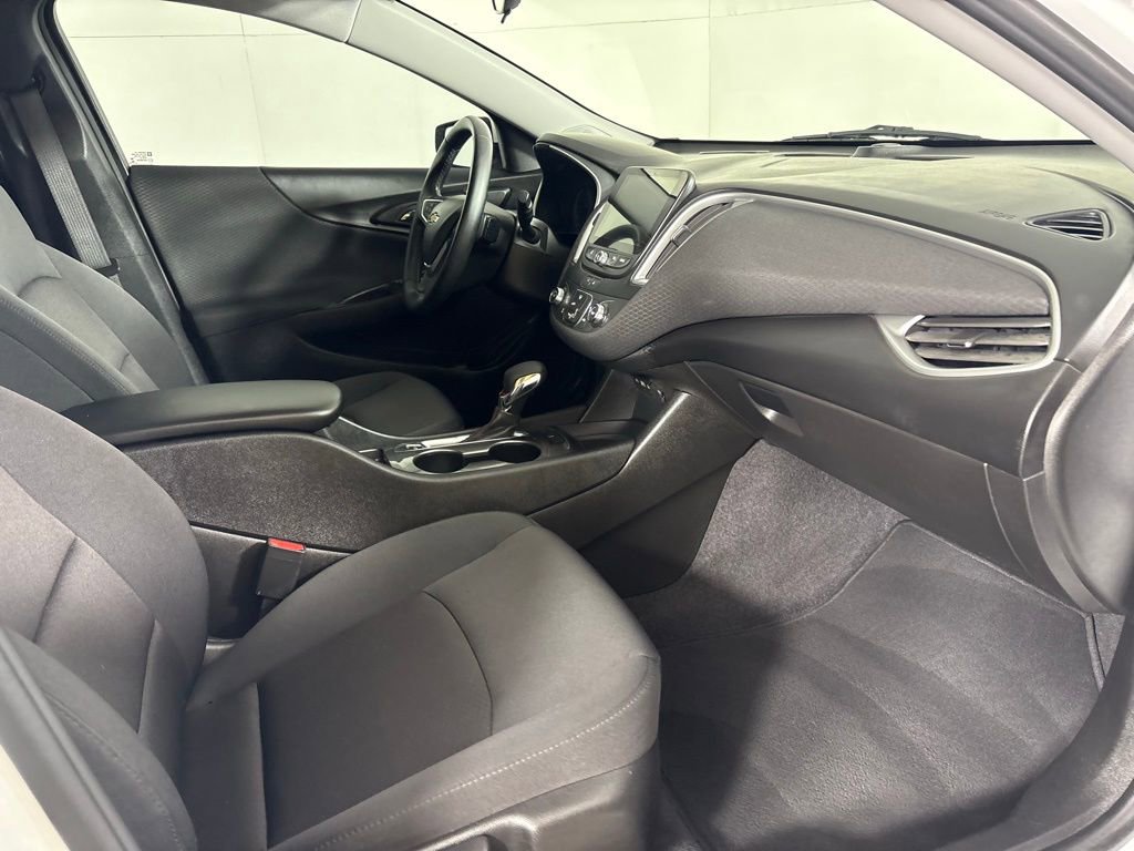 Used 2023 Chevrolet Malibu RS FWD image 17
