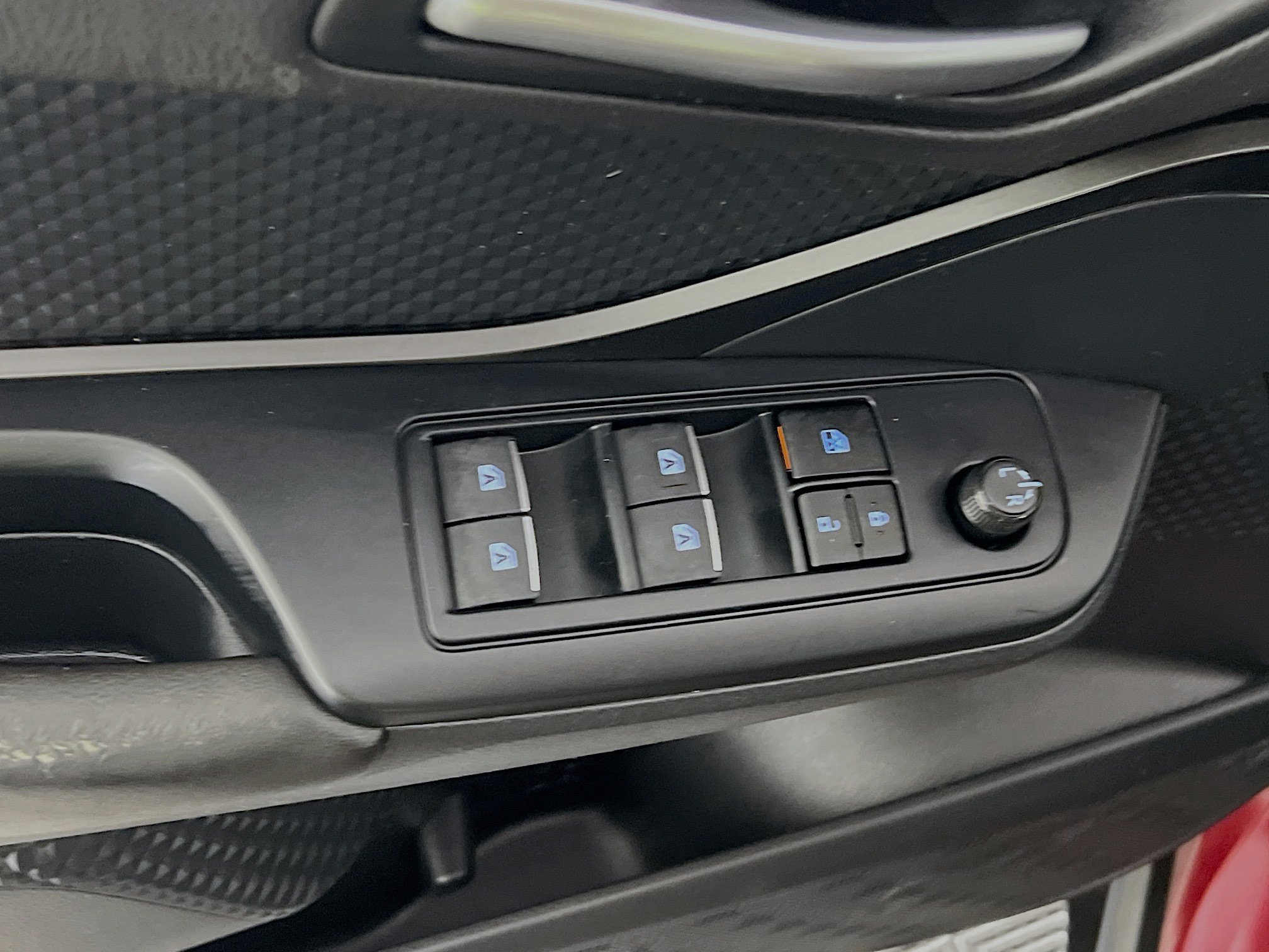 Used 2018 Toyota C-HR XLE image 17