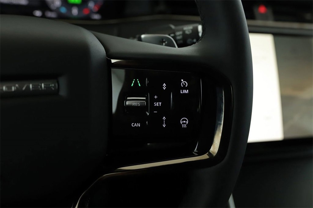 New 2024 Land Rover Range Rover Evoque Dynamic SE image 9