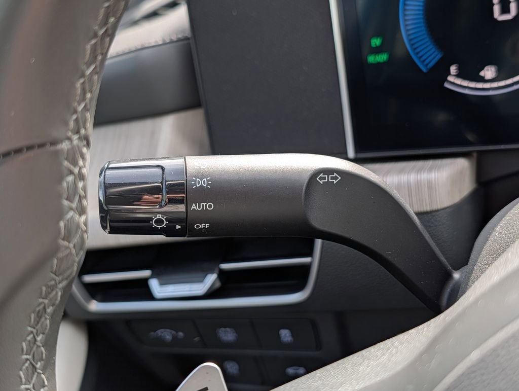 Used 2025 Hyundai Sonata SEL FWD image 38