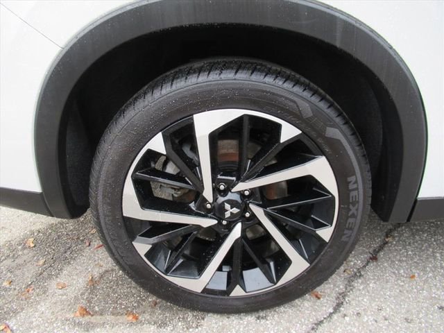 Used 2022 Mitsubishi Outlander SE image 8