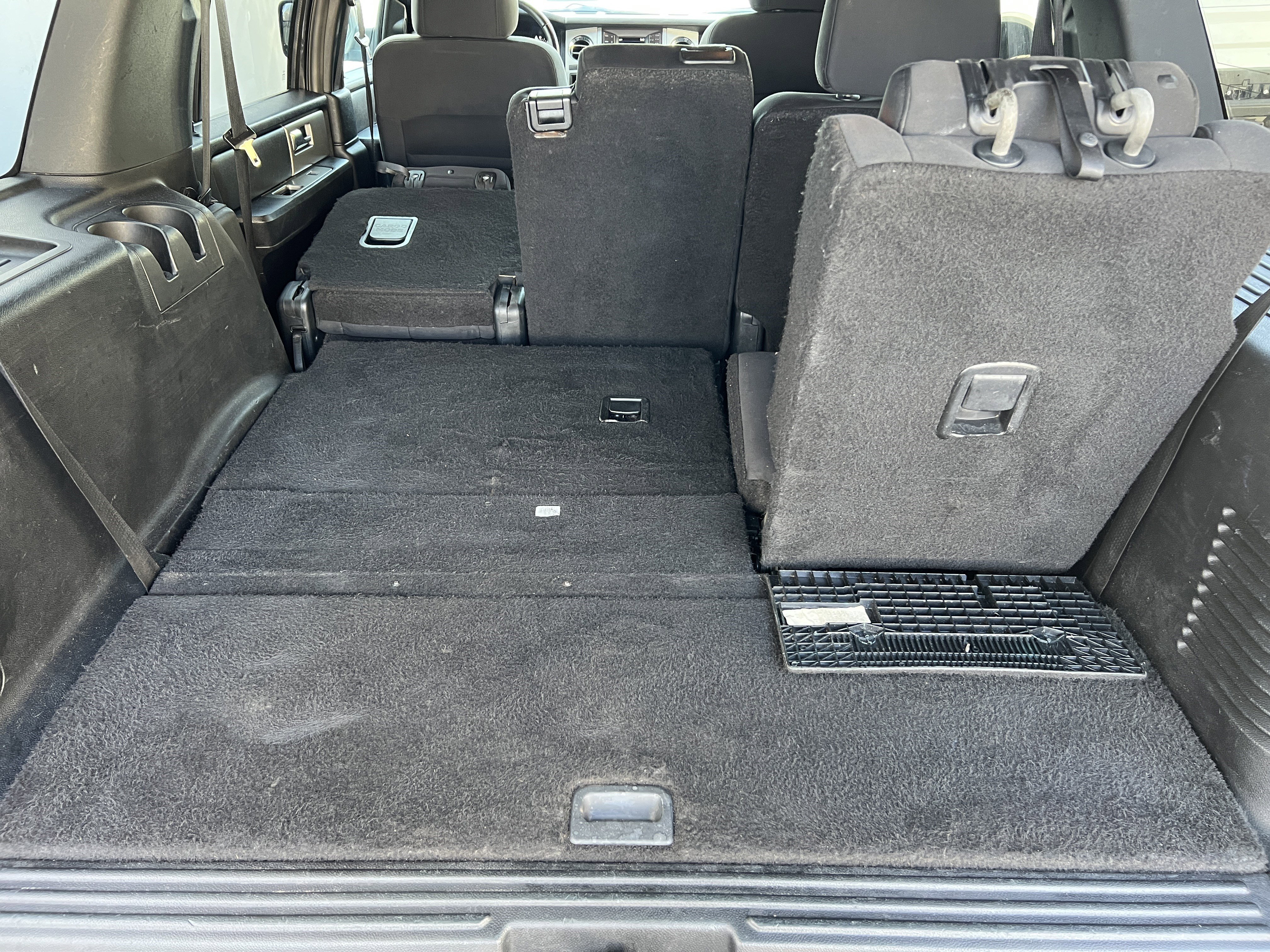 Used 2015 Ford Expedition XLT image 18