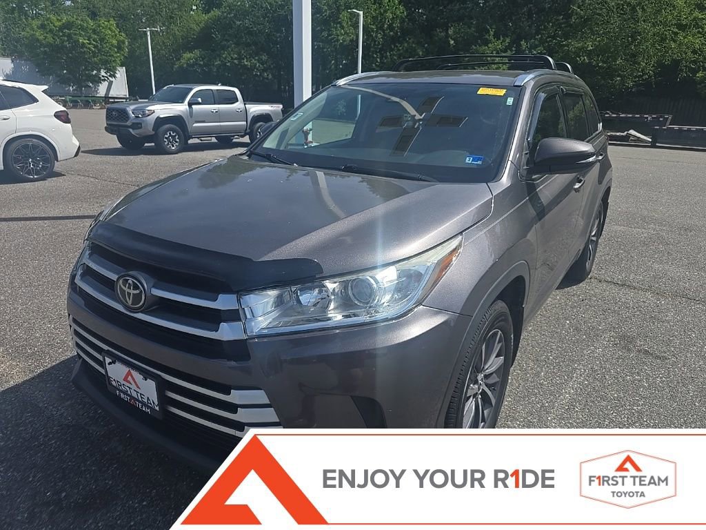 Used 2017 Toyota Highlander XLE image 1