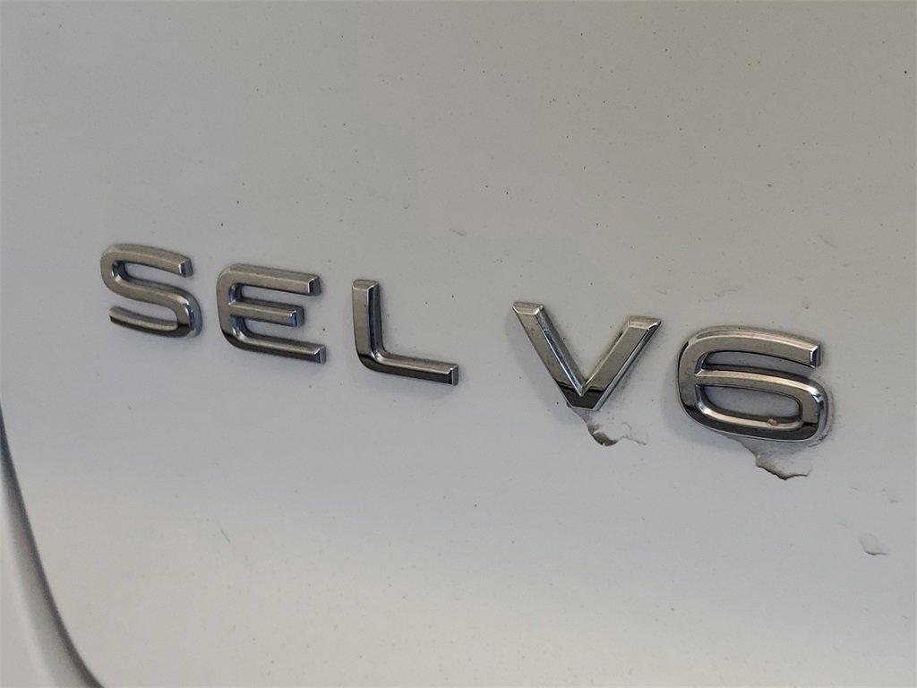 Used 2023 Volkswagen Atlas Cross Sport SEL R-Line image 8