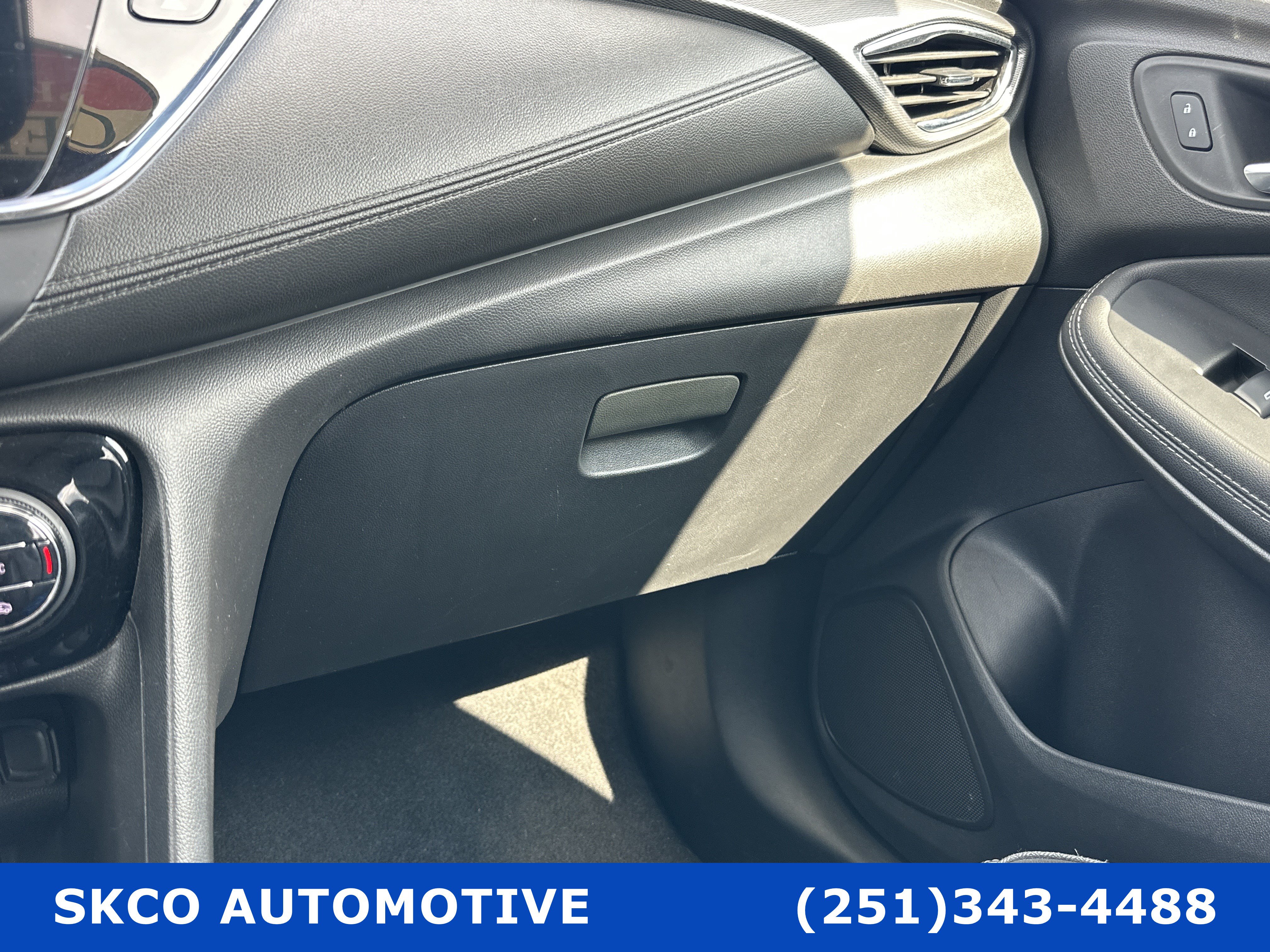 Used 2021 Buick Encore GX Essence w/ Experience Buick Package AWD/4WD image 23