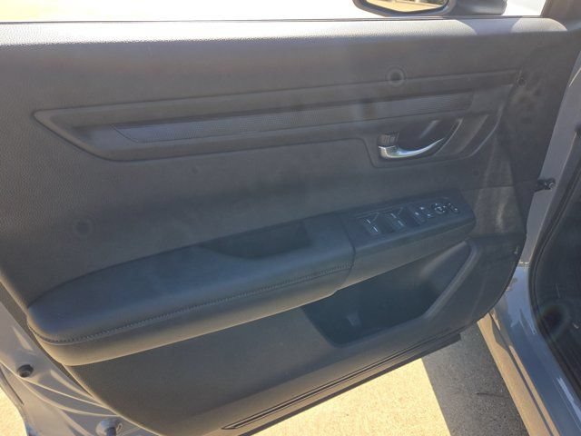 Used 2025 Honda CR-V EX image 13