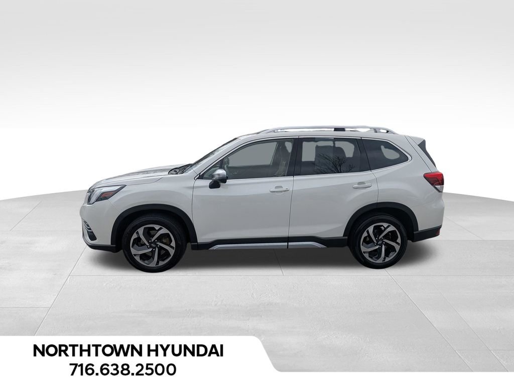Used 2023 Subaru Forester Touring image 2