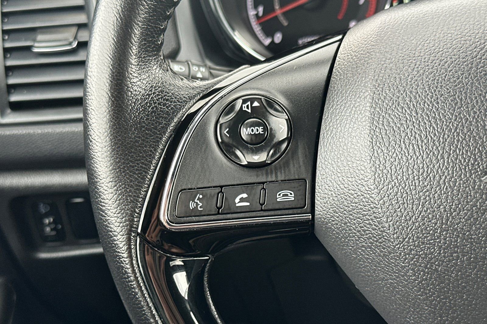 Used 2018 Mitsubishi Outlander Sport SEL AWD/4WD image 26