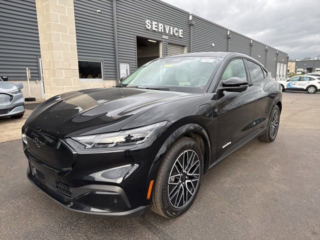 Used 2025 Ford Mustang Mach-E Premium image 3