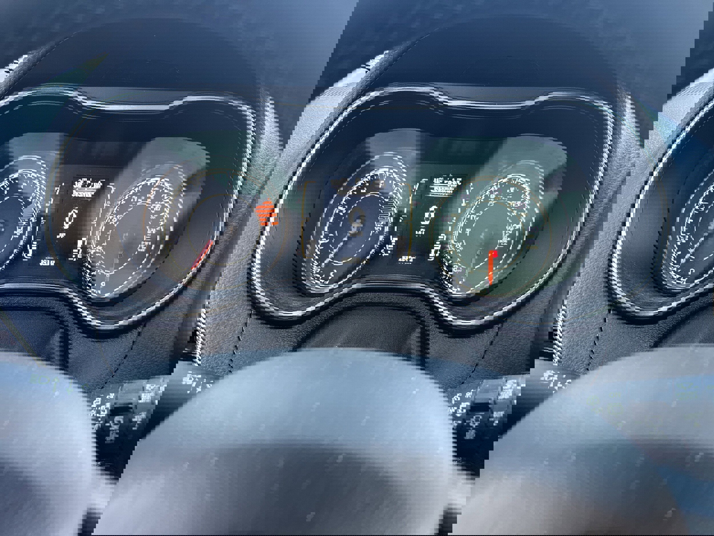 Used 2019 Jeep Cherokee Latitude Plus w/ Comfort/Convenience Group image 20