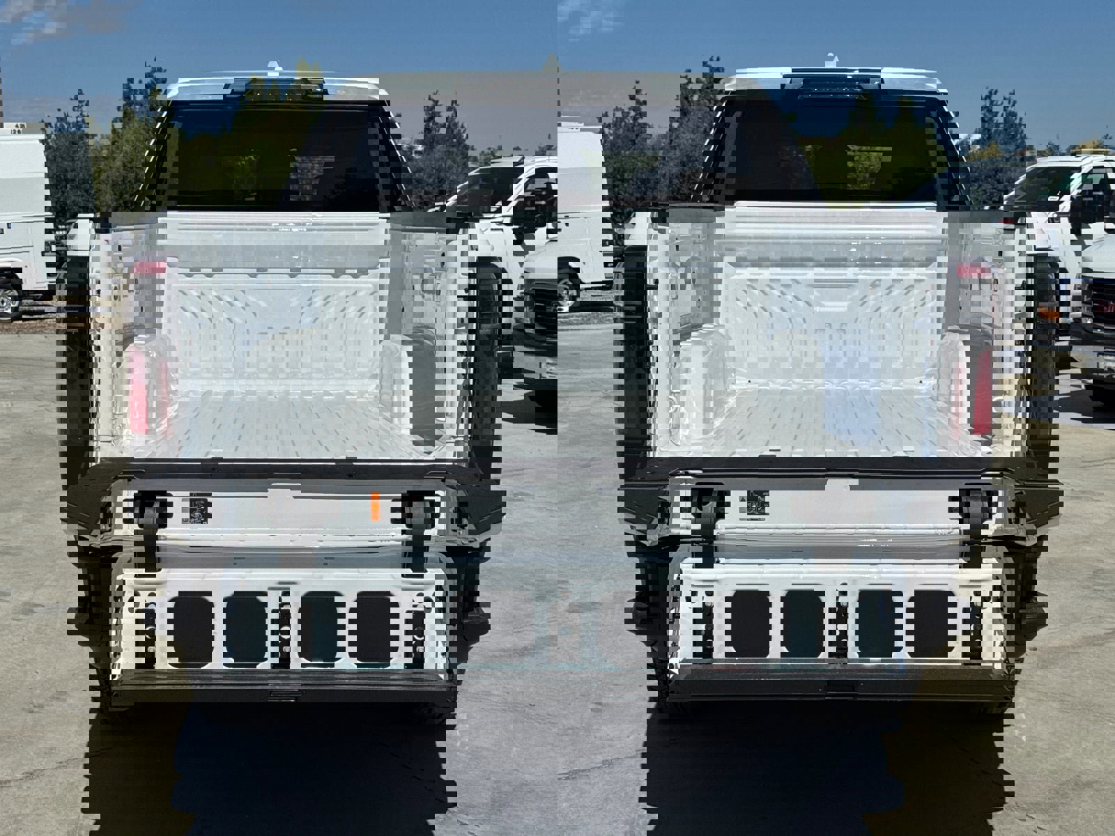 Used 2026 GMC Sierra EV Elevation image 9