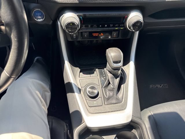 Used 2021 Toyota RAV4 XLE Premium AWD/4WD image 17