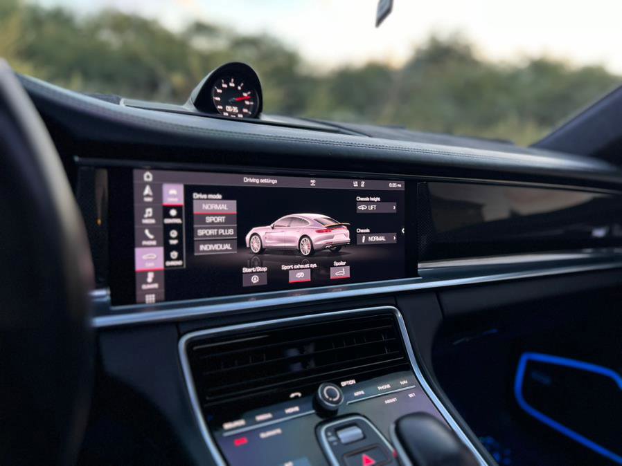 Used 2020 Porsche Panamera GTS image 28