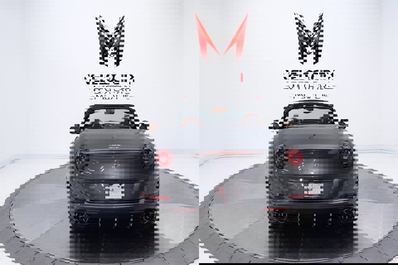 Used 2017 Ferrari California T image 20