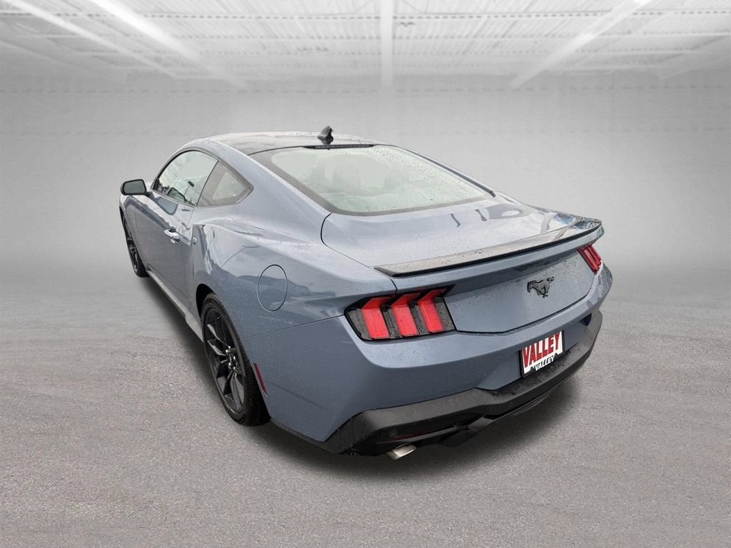 Used 2025 Ford Mustang Coupe RWD image 8