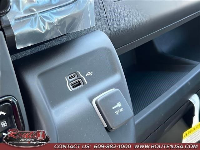 New 2024 RAM ProMaster 3500 w/ Delivery Van Package image 32