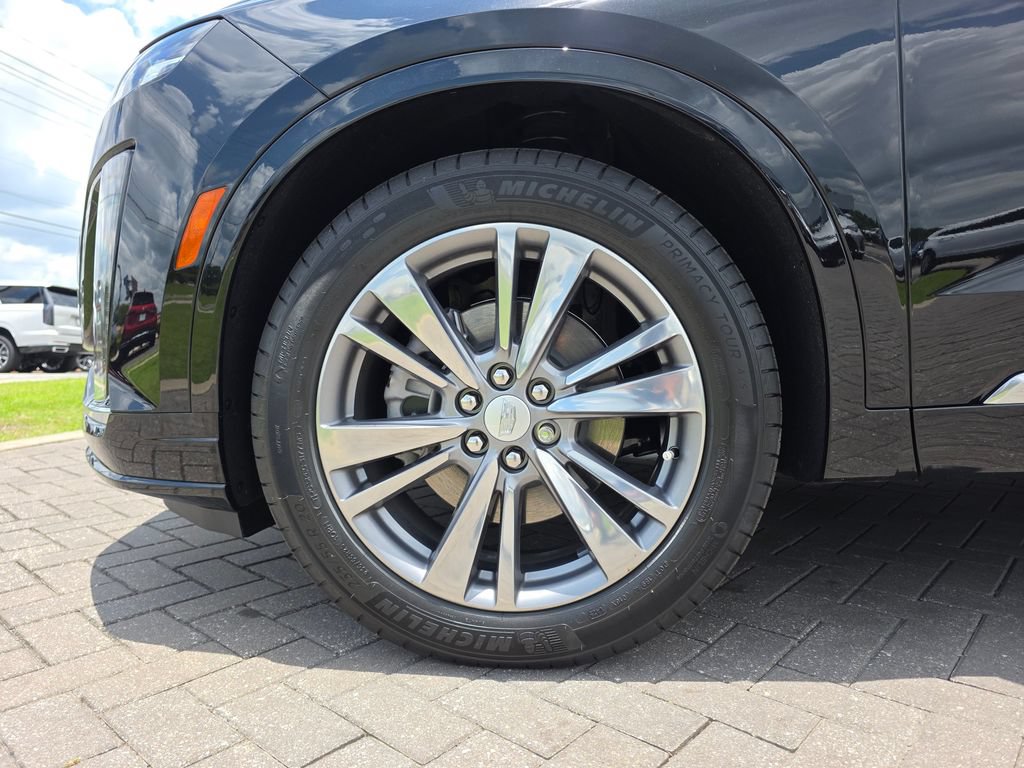 New 2025 Cadillac XT6 Premium Luxury FWD image 32