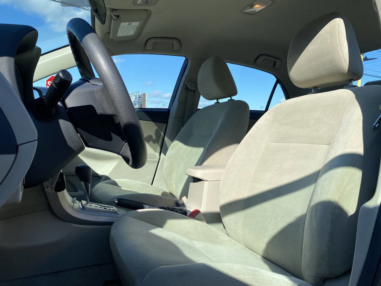 Used 2012 Toyota Corolla LE image 14