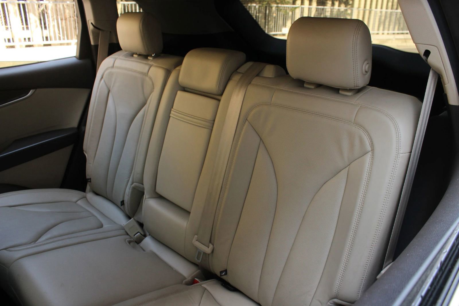 Used 2016 Lincoln MKX Reserve w/ Driver Assistance Package AWD/4WD image 17