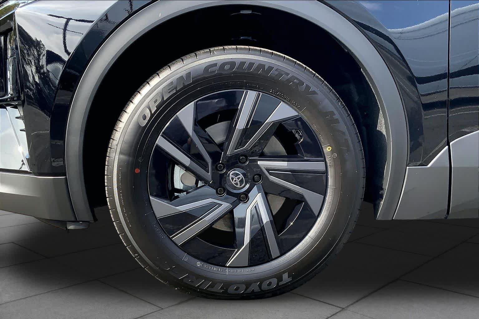 New 2026 Toyota C-HR AWD/4WD image 11