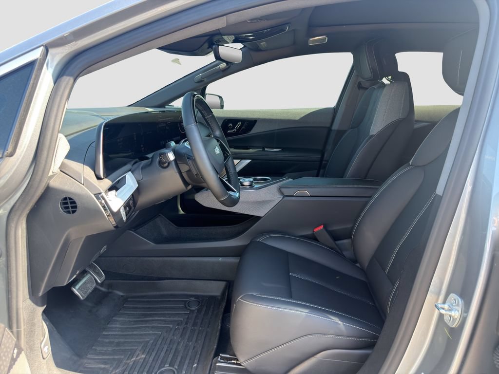 Used 2025 Cadillac Optiq Luxury 1 AWD/4WD image 9