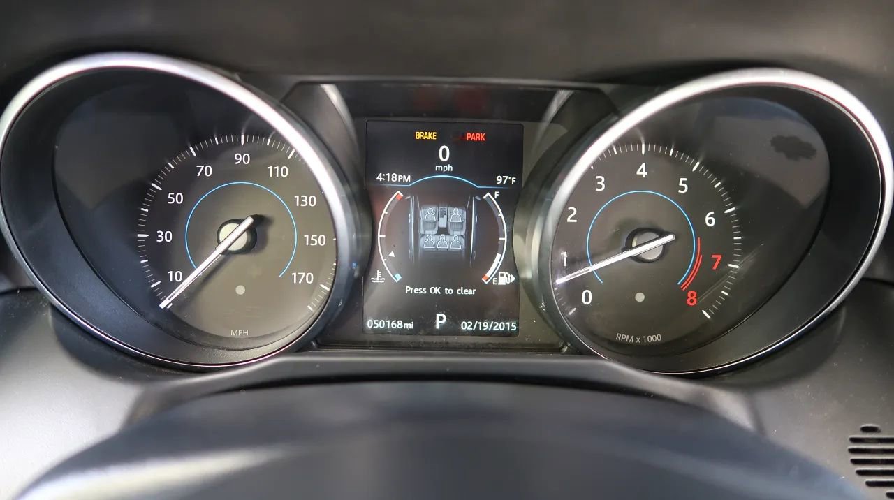 Used 2017 Jaguar XF Prestige image 38