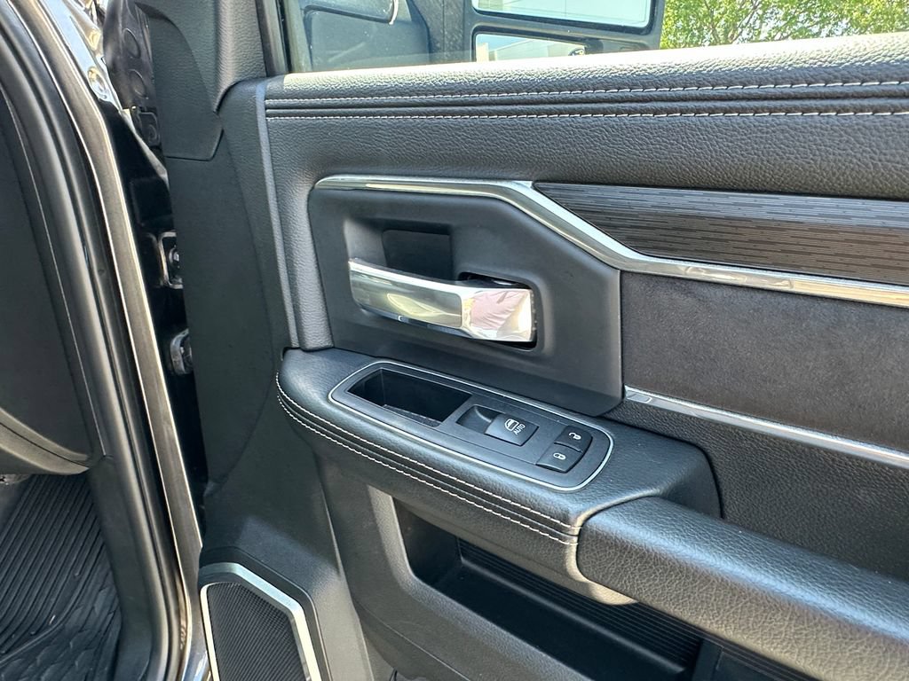Used 2023 RAM 3500 Laramie AWD/4WD image 18