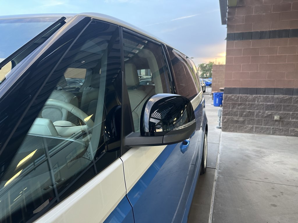 Used 2025 Volkswagen ID. Buzz 1st Edition image 10