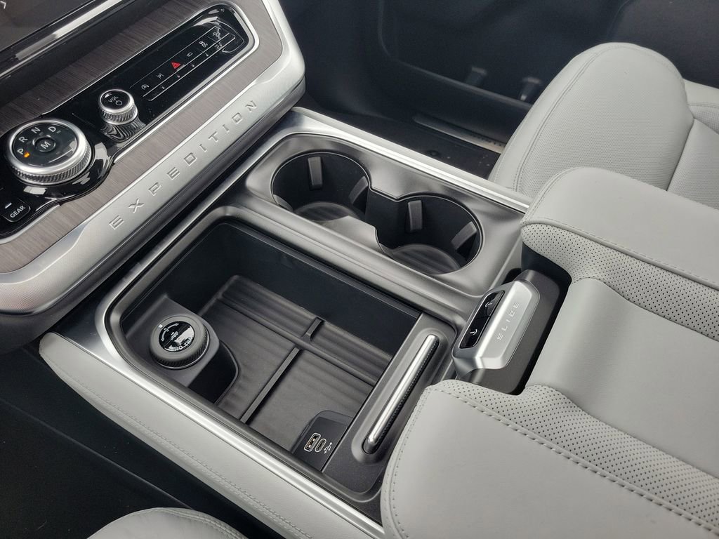 New 2026 Ford Expedition Platinum AWD/4WD image 28