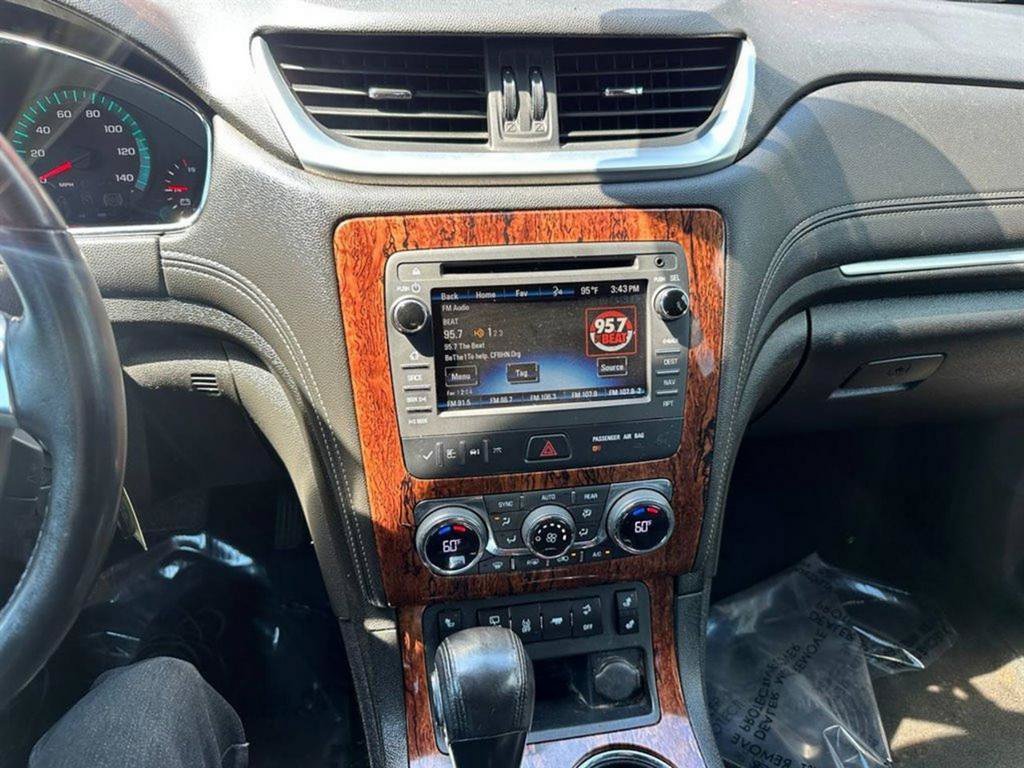 Used 2014 Chevrolet Traverse LT FWD image 18