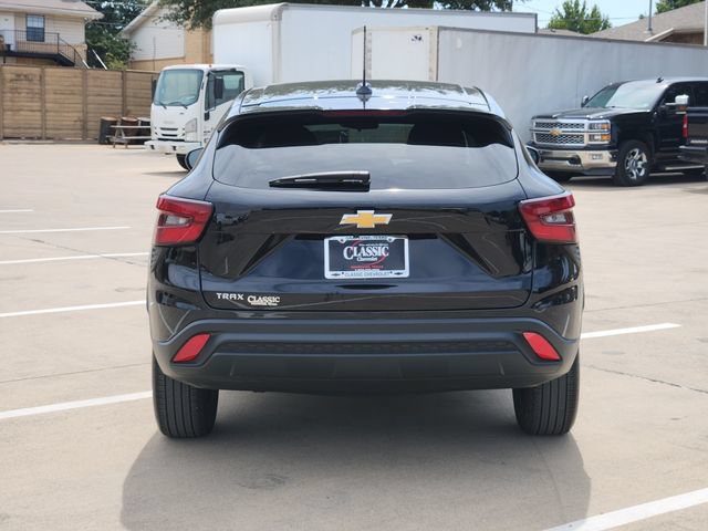 Used 2026 Chevrolet Trax LS FWD image 12