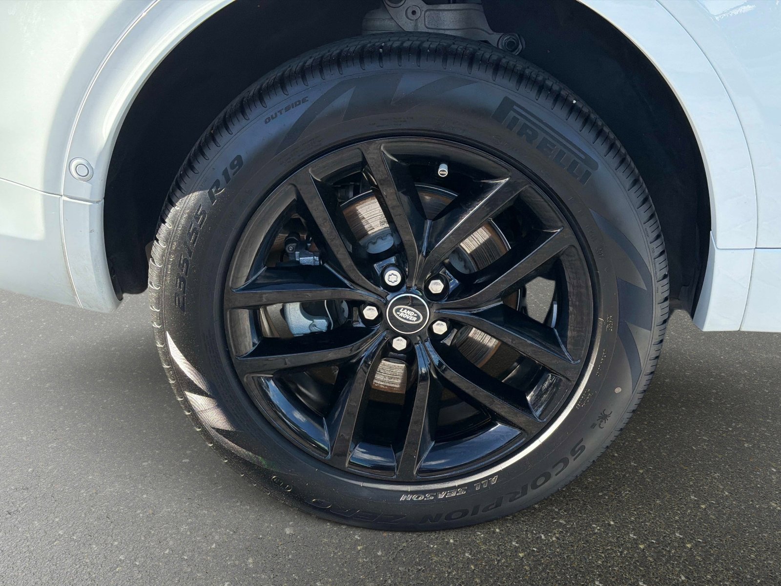 Used 2025 Land Rover Discovery Sport S image 13