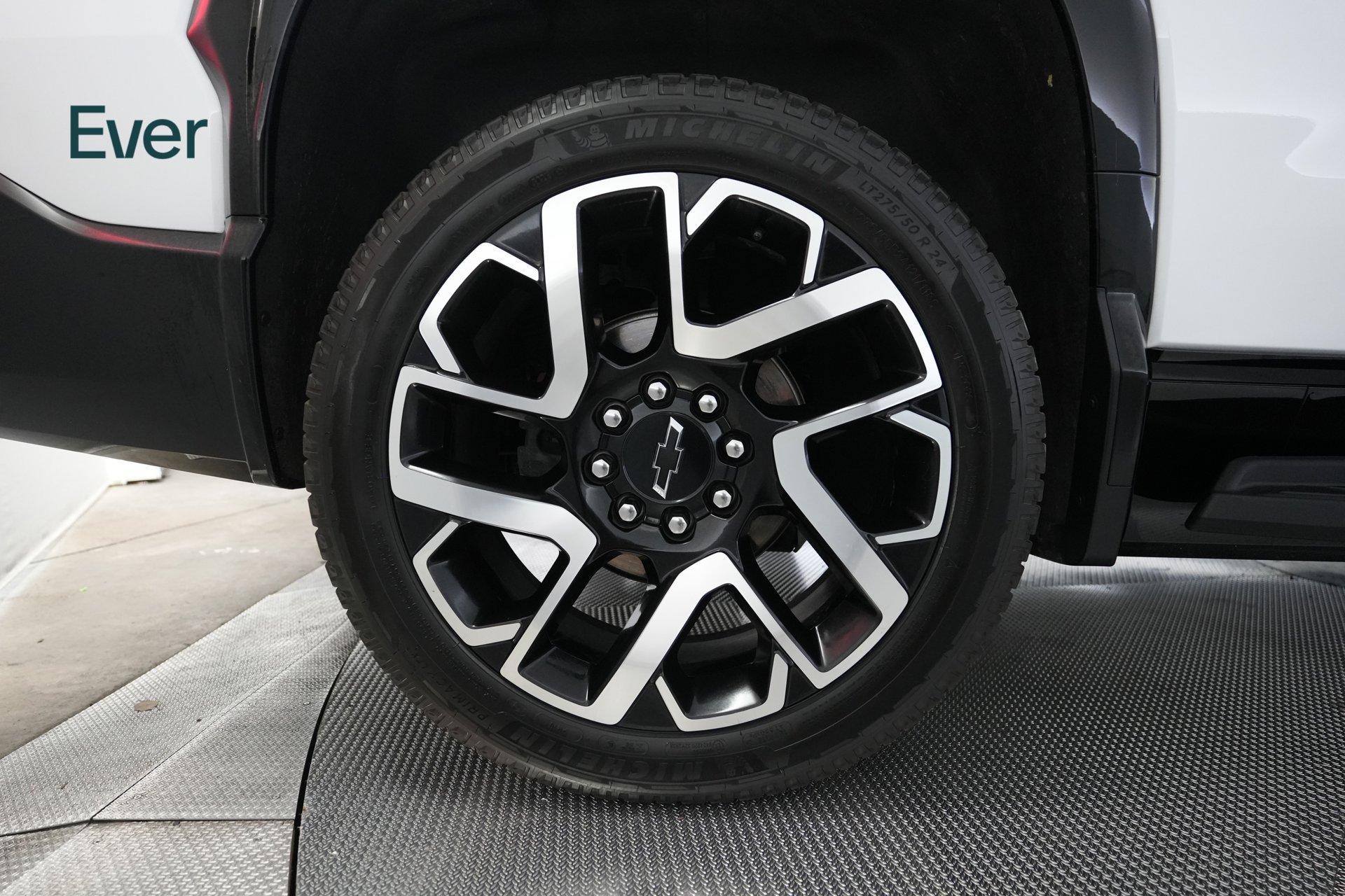 Used 2024 Chevrolet Silverado EV RST AWD/4WD image 15