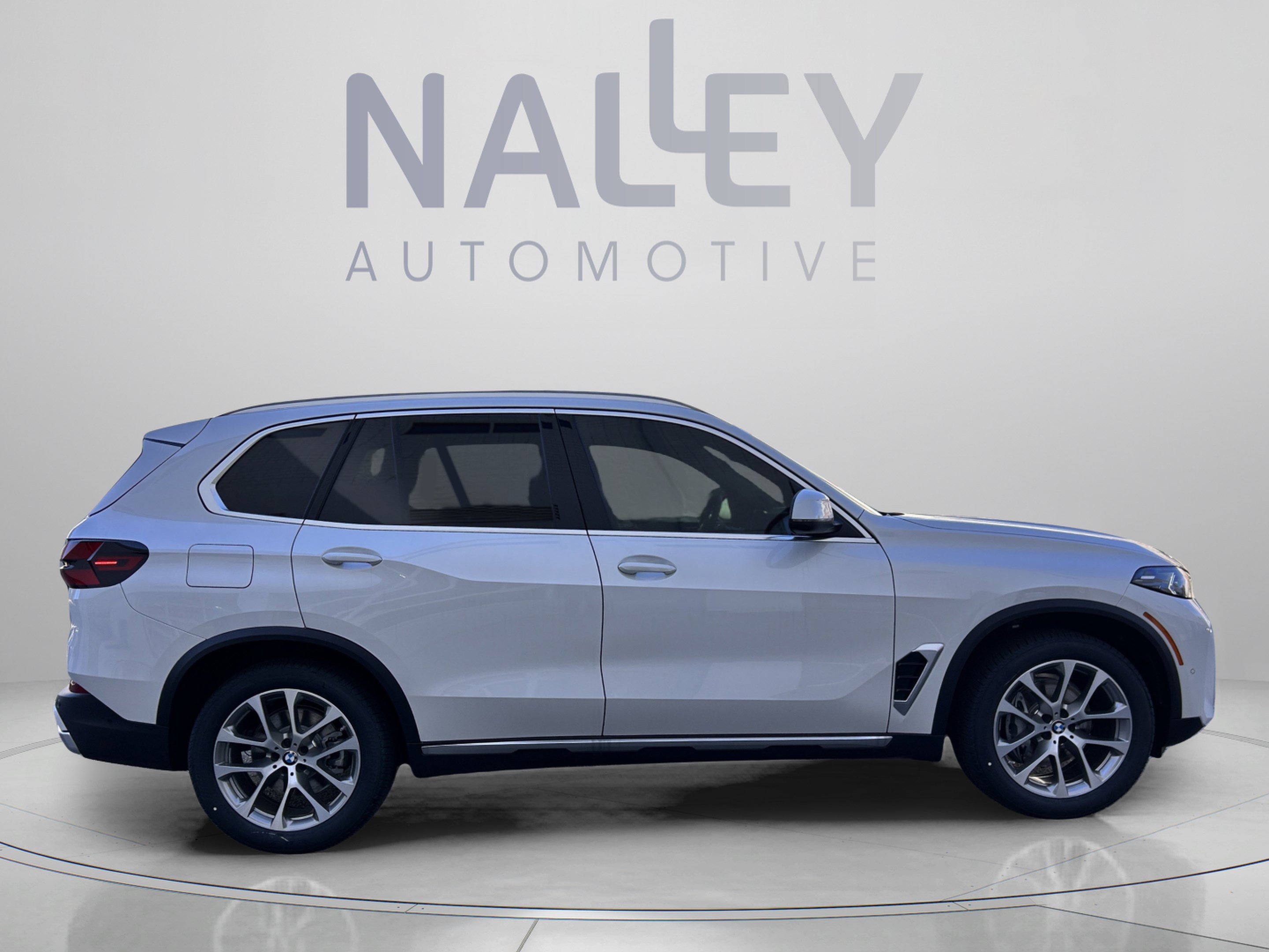 Used 2026 BMW X5 sDrive40i w/ Premium Package RWD image 5
