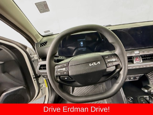 Used 2025 Kia K4 FWD image 11