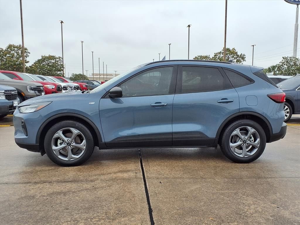 Used 2025 Ford Escape ST-Line FWD image 3