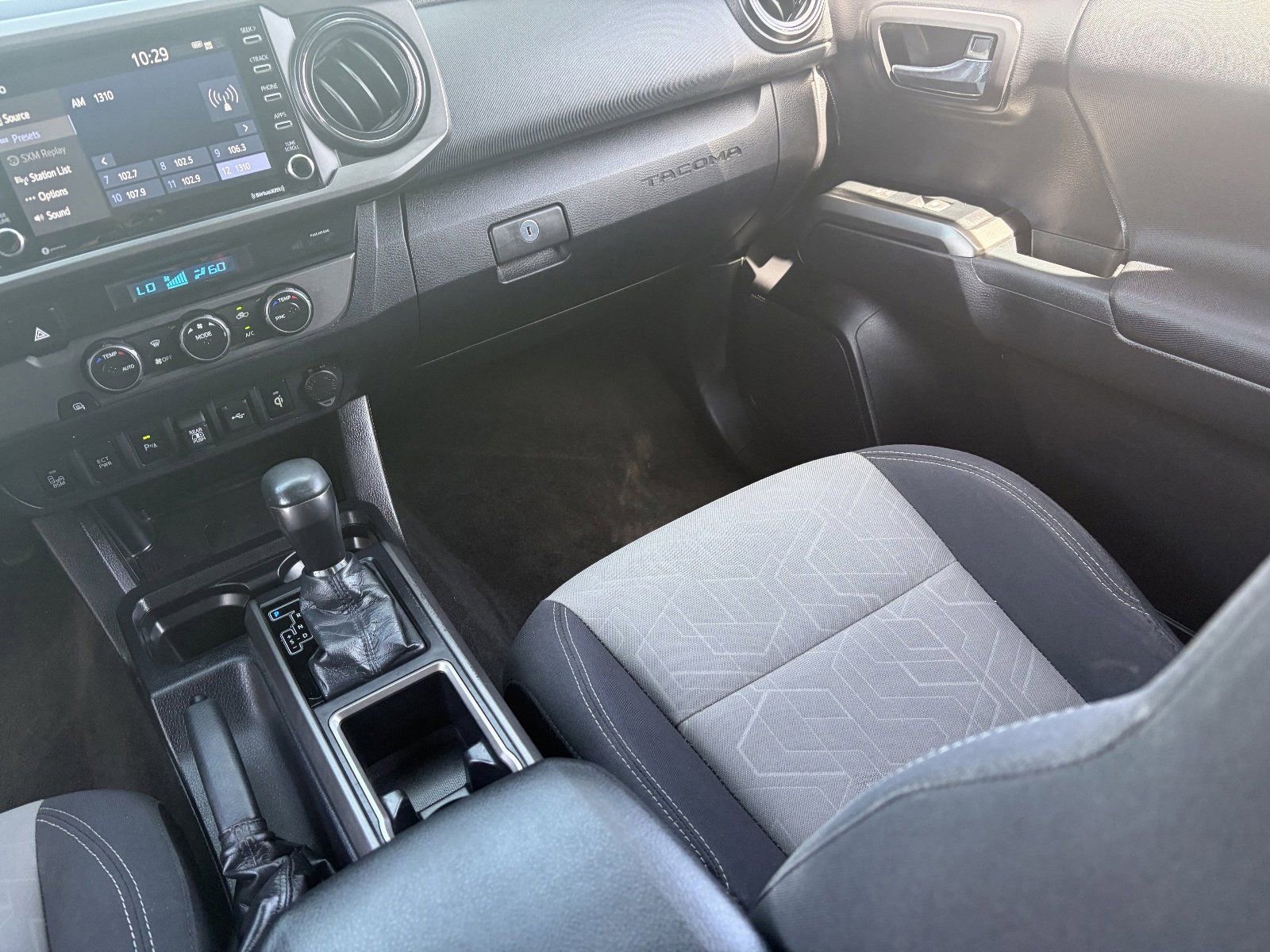 Used 2021 Toyota Tacoma TRD Off-Road w/ Technology Package RWD image 17