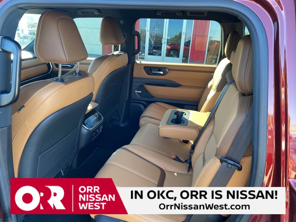 Used 2025 Nissan Armada SL image 16