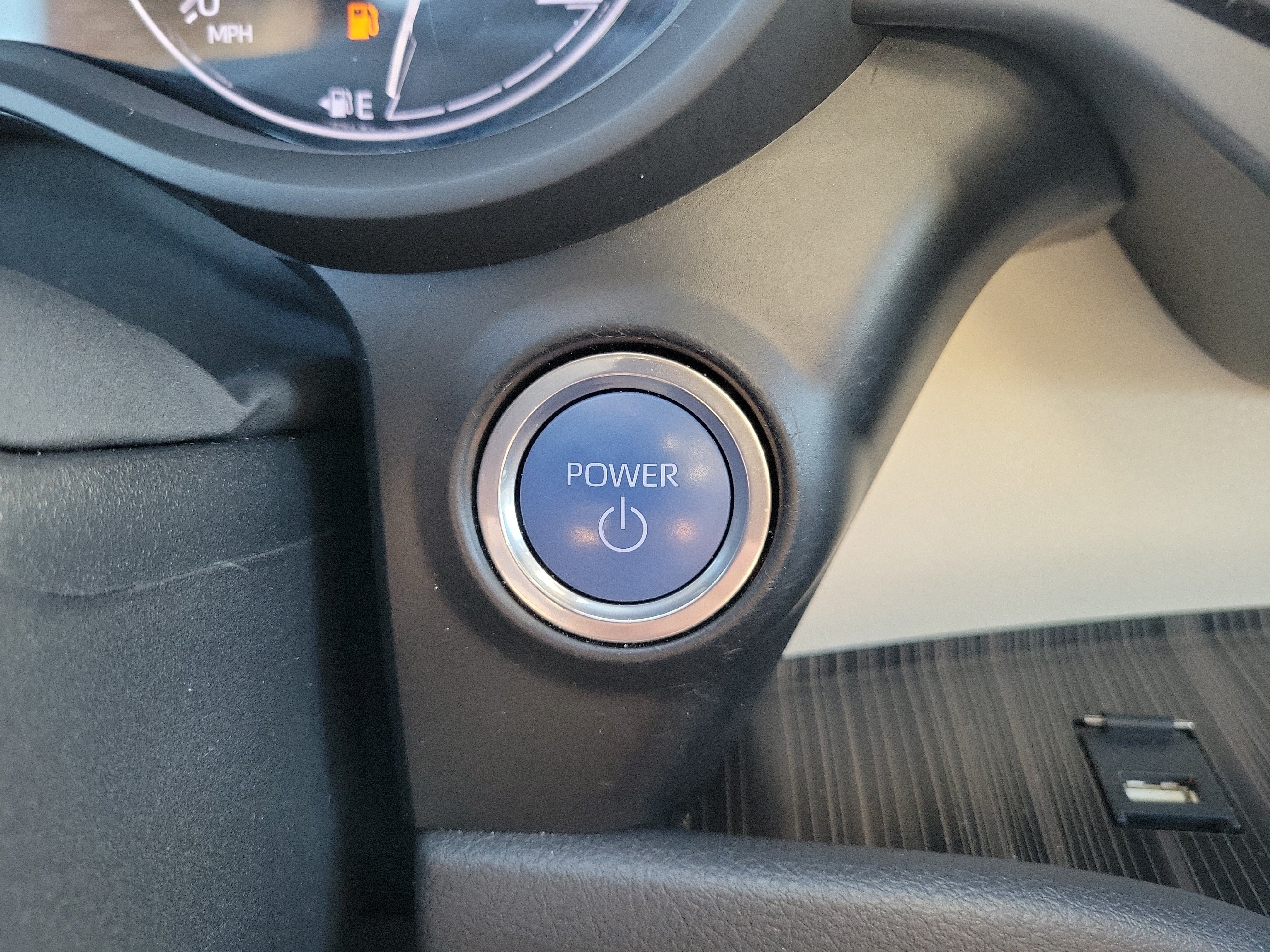 Used 2023 Toyota Sienna Platinum FWD image 32