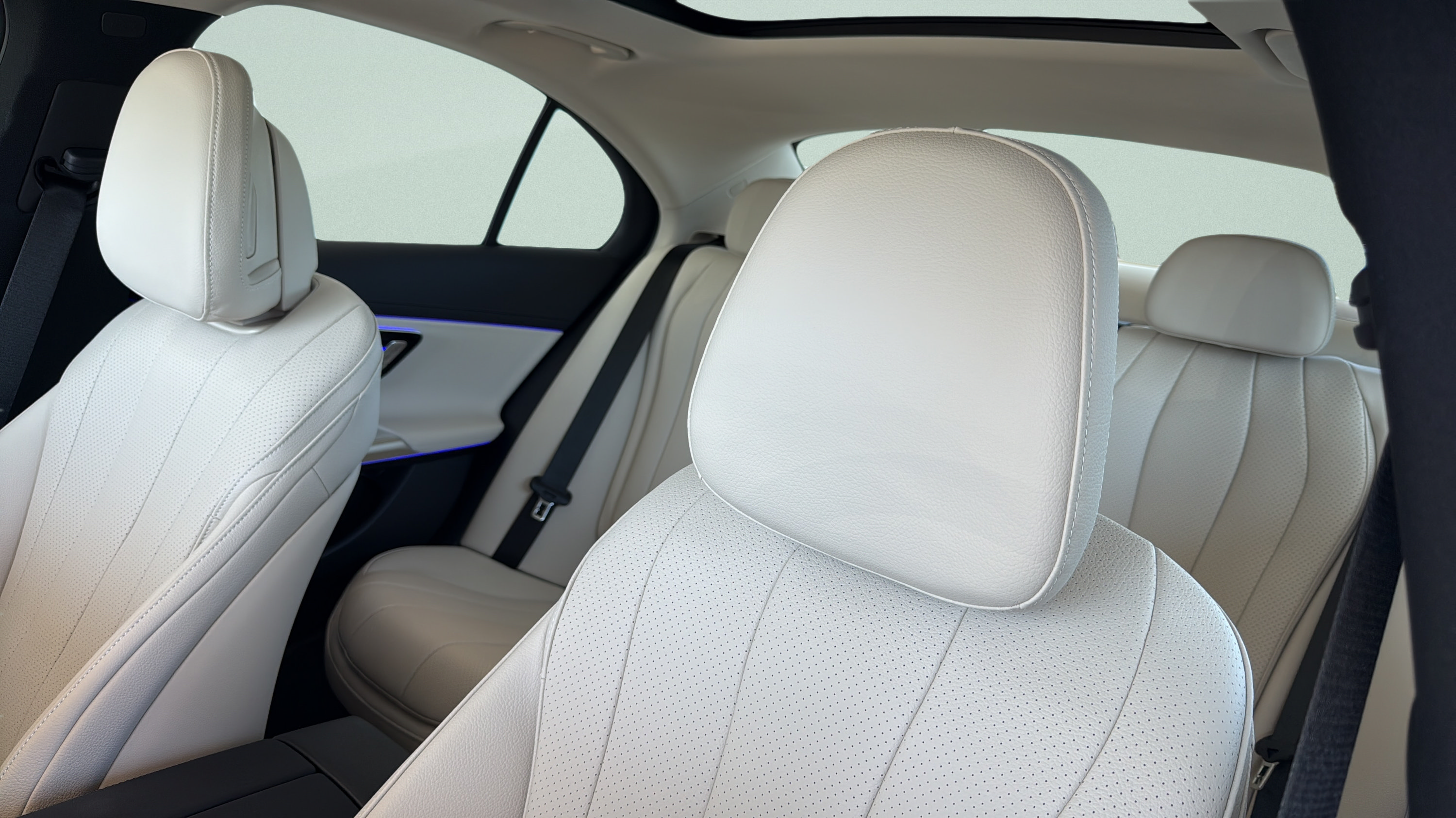 New 2026 Mercedes-Benz E 450 4MATIC Sedan image 22